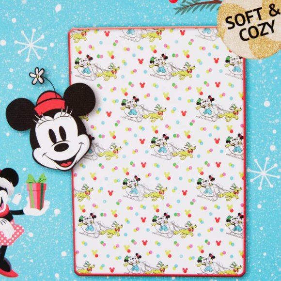 Disney White Mickey & Minnie Sweater Sleigh Nogginz Pillow & Plush Blanket Set - Picture 3 of 3